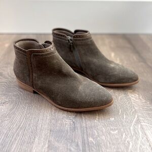 Italeau Miralda Brown Suede Ankle Booties size 37 (size 6)